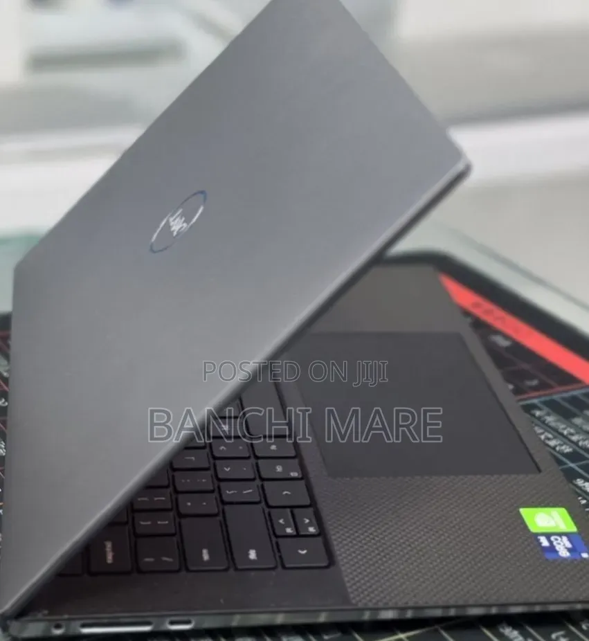 New Laptop Dell Precision 5560 16GB Intel Core i9 SSD 512GB