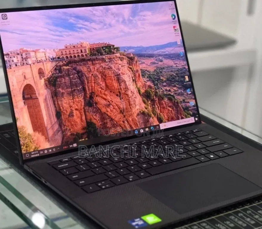 New Laptop Dell Precision 5560 16GB Intel Core i9 SSD 512GB