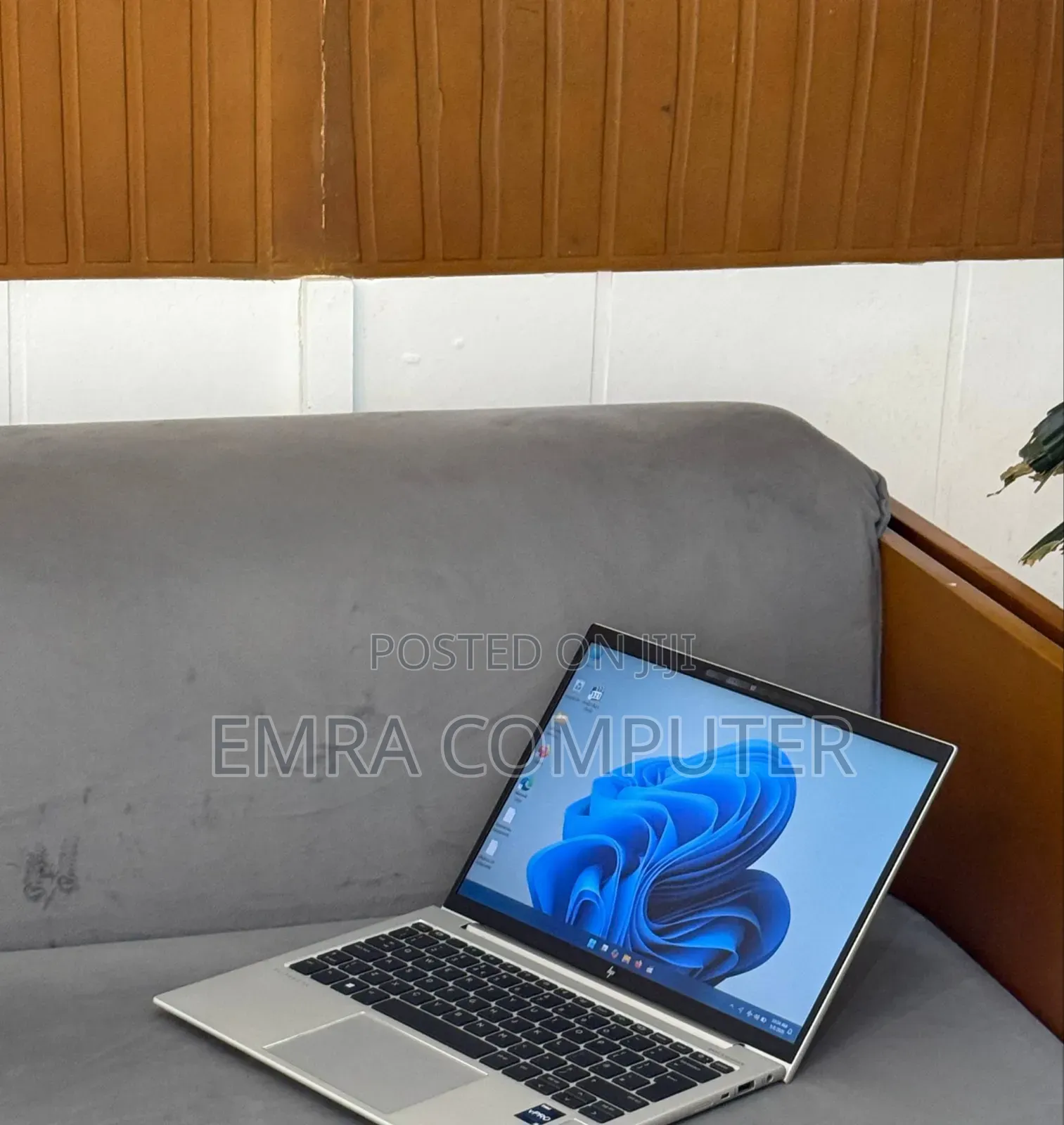 New Laptop HP EliteBook 830 G9 16GB Intel Core i5 SSD 512GB
