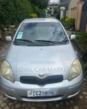 Toyota Vitz 2004 Silver