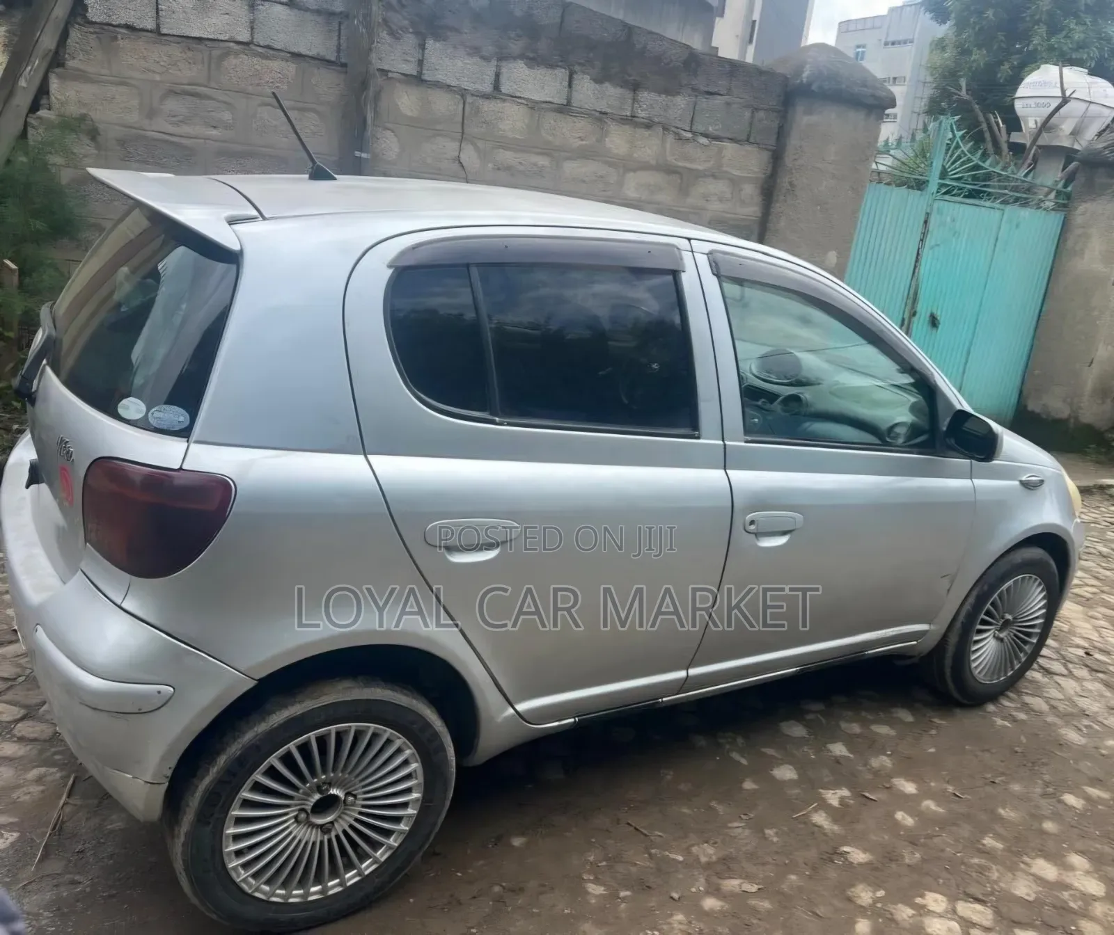 Toyota Vitz 2004 Silver