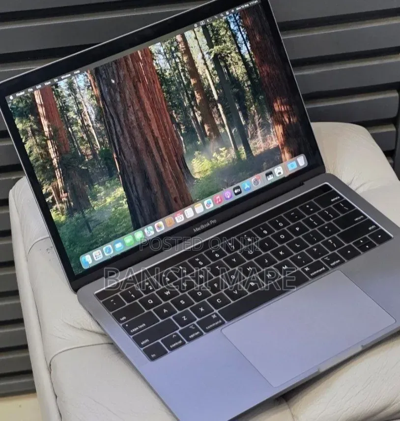 New Laptop Apple MacBook Pro 2019 16GB Intel Core i7 SSD 512GB