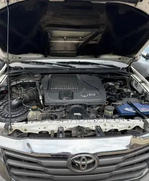 Toyota Hilux 2013 White