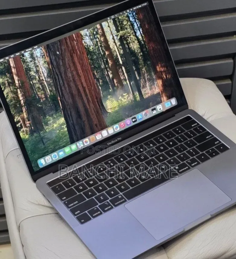 New Laptop Apple MacBook Pro 2019 16GB Intel Core i7 SSD 512GB