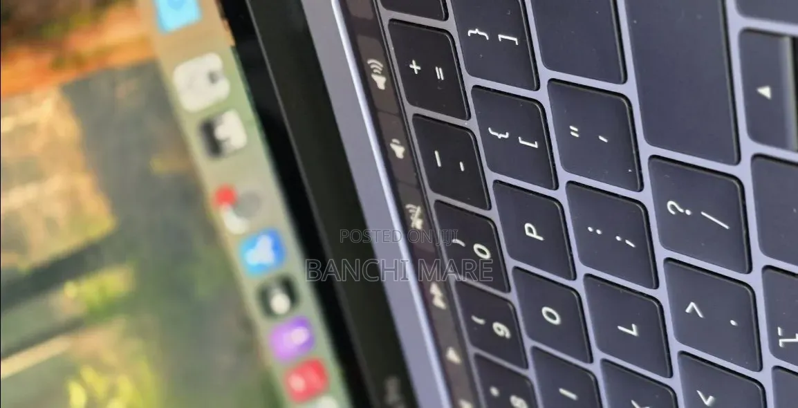 New Laptop Apple MacBook Pro 2019 16GB Intel Core i5 SSD 512GB