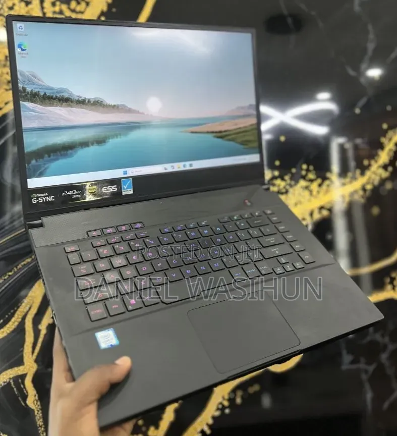 New Laptop Asus ROG Zephyrus G15 16GB Intel Core i7 SSD 1T