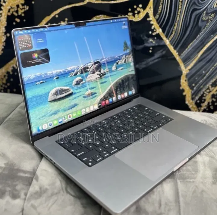 New Laptop Apple MacBook Pro 2021 M1 16GB Apple M1 Pro SSD 512GB