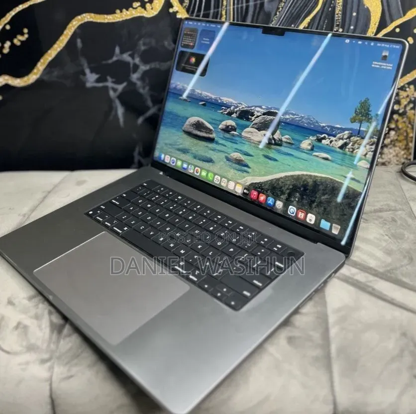 New Laptop Apple MacBook Pro 2021 M1 16GB Apple M1 Pro SSD 512GB