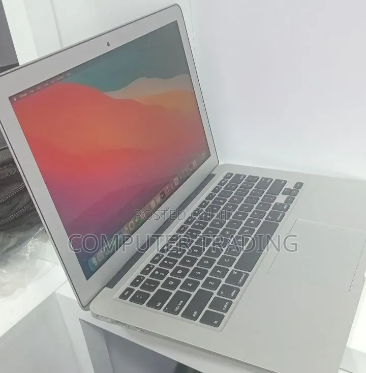 New Laptop Apple MacBook Air 2017 8GB Intel Core i5 SSD 128GB