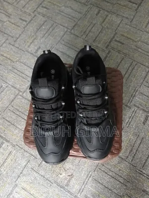 Graceland Black Sneakers