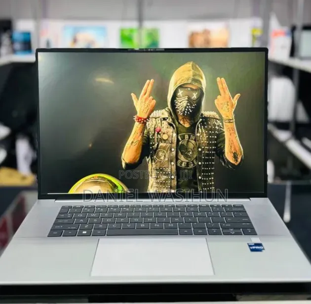 New Laptop HP ZBook Studio 16GB Intel Core i9 SSD 512GB