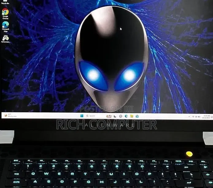 New Laptop Alienware 15 R2 32GB Intel Core i9 SSD 1T