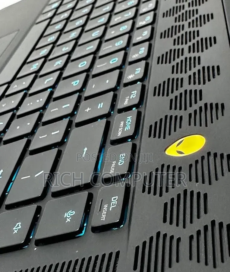 New Laptop Alienware 15 R2 32GB Intel Core i9 SSD 1T