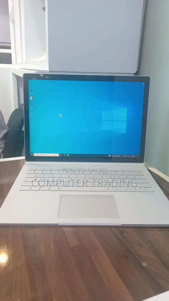 New Laptop Microsoft Surface Book 2 16GB Intel Core i7 SSD 512GB