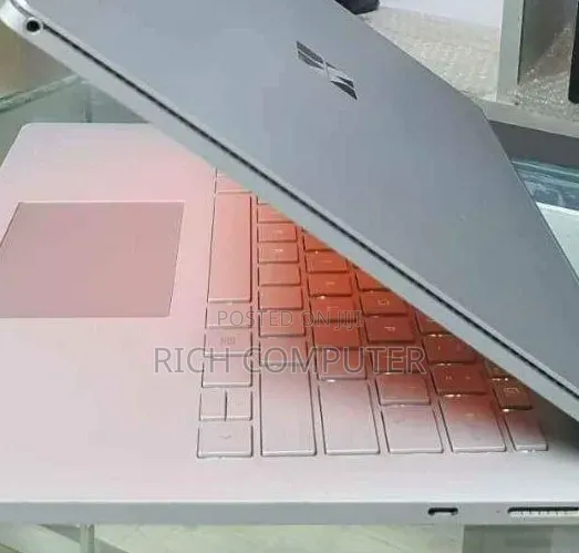 New Laptop Microsoft Surface 16GB Intel Core i7 SSD 256GB