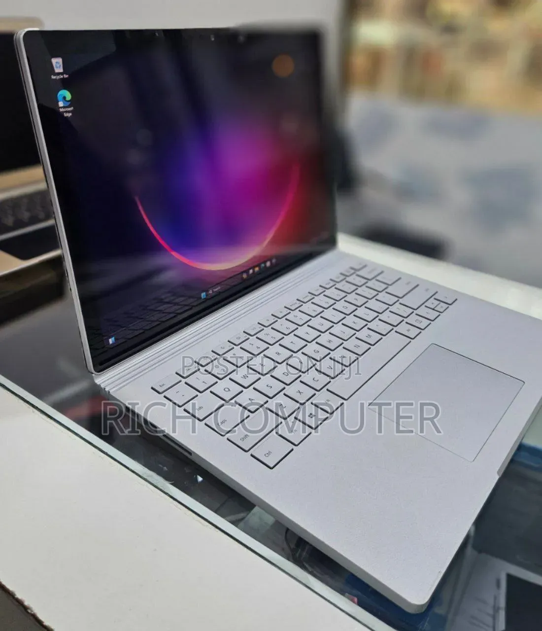 New Laptop Microsoft Surface 16GB Intel Core i7 SSD 256GB