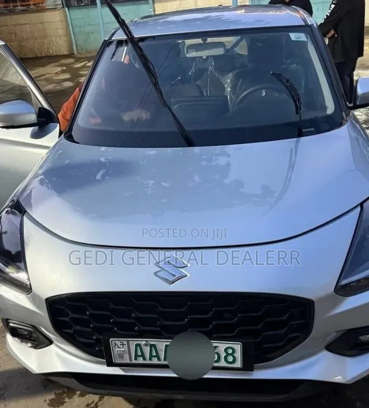 Suzuki Swift 2025 Gray