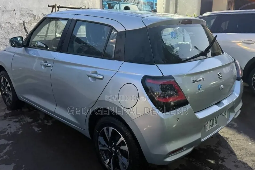 Suzuki Swift 2025 Gray