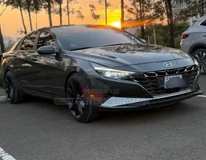 Hyundai Avante 2022 Gray