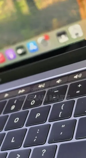 New Laptop Apple MacBook Pro 2019 16GB Intel Core i5 SSD 512GB