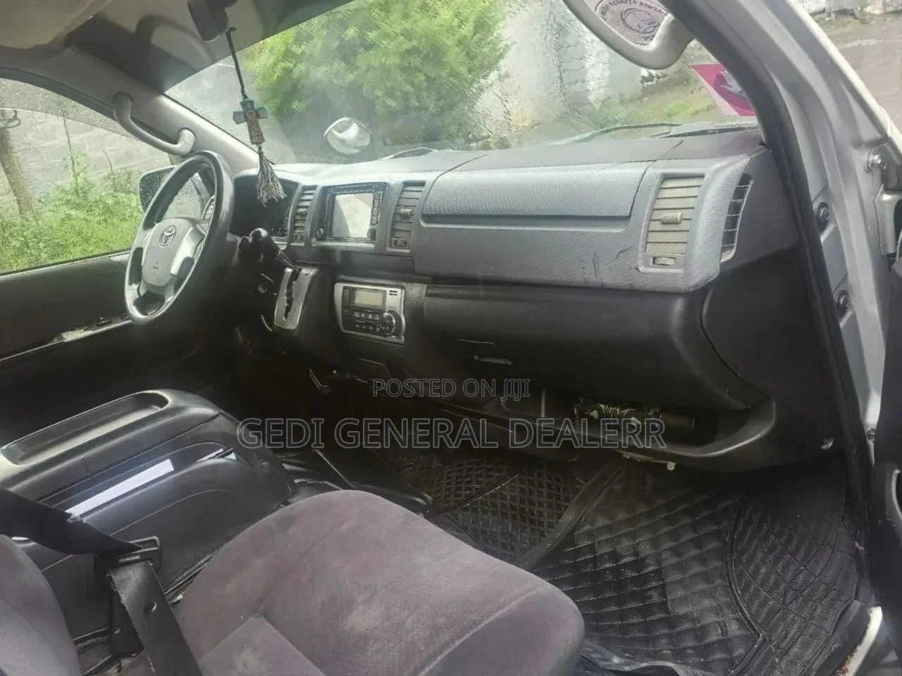 Toyota HiAce 2017 Silver
