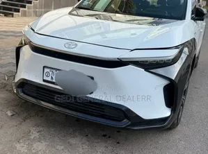 Toyota bZ4X 71.4 kWh AWD 2022 White