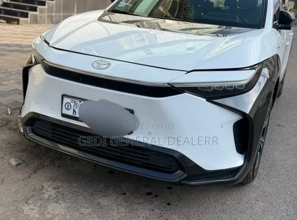 Toyota bZ4X 71.4 kWh AWD 2022 White