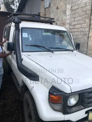 Toyota Land Cruiser 2003 White