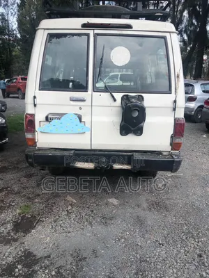 Toyota Land Cruiser 2003 White