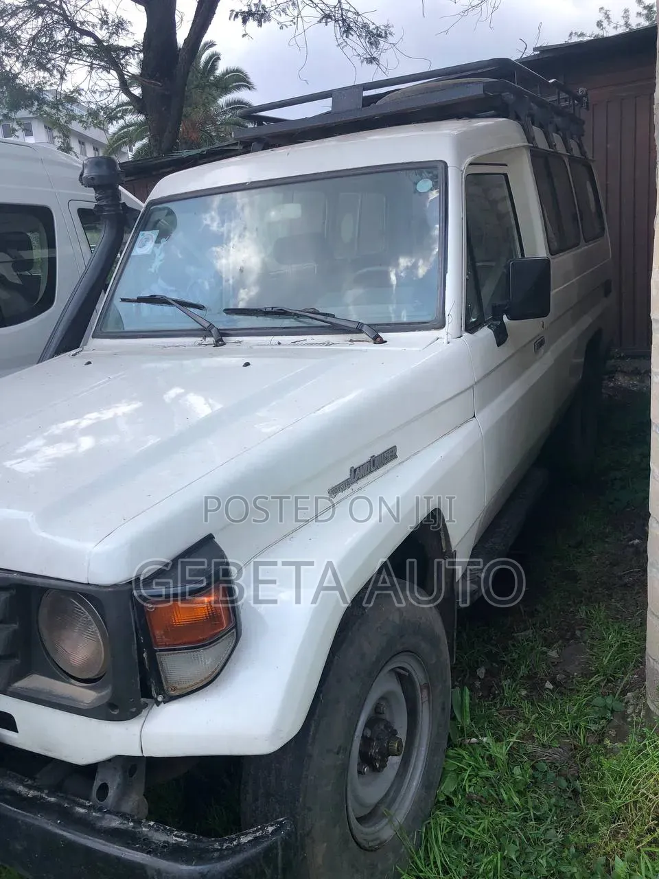 Toyota Land Cruiser 2003 White
