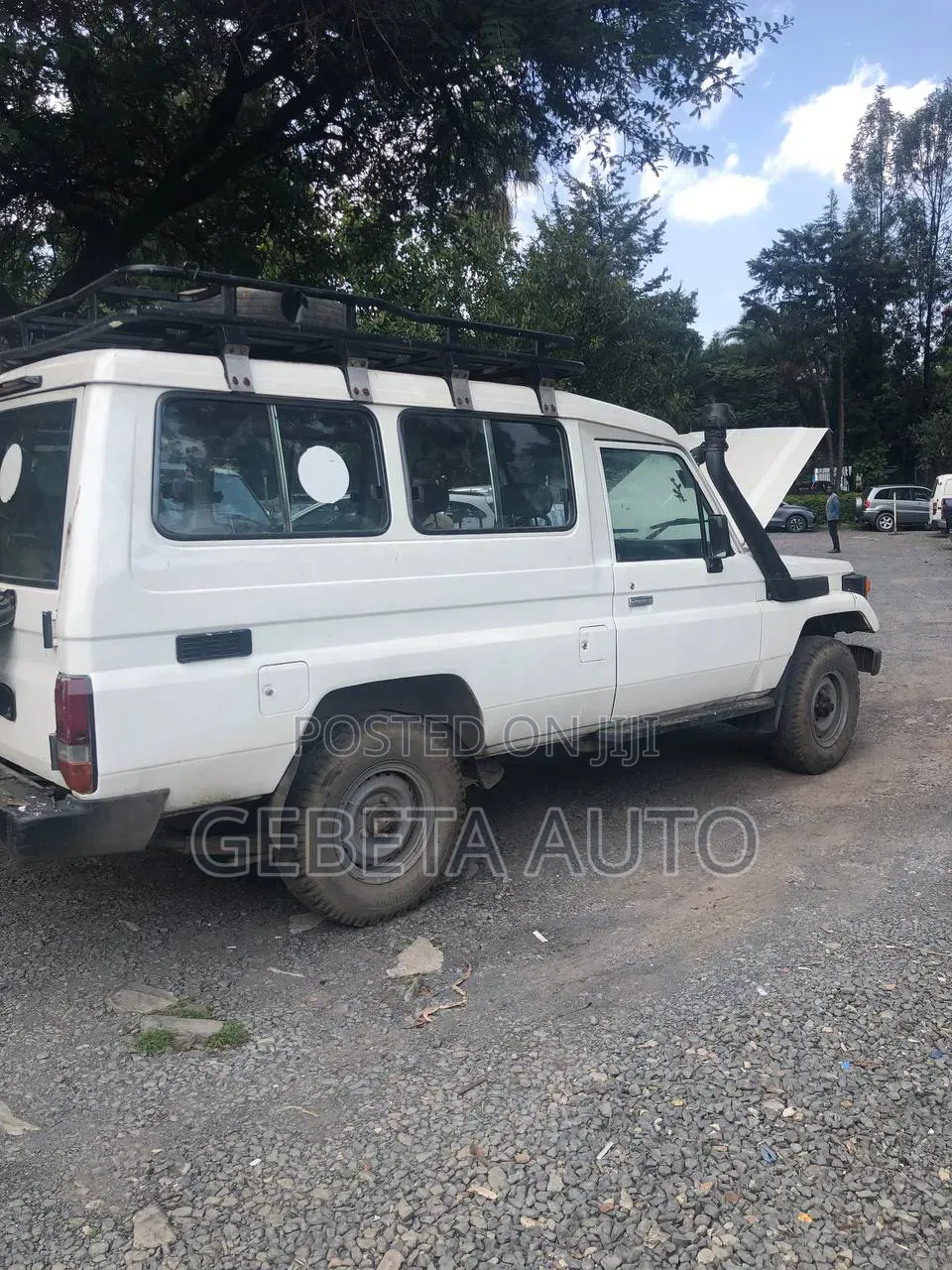 Toyota Land Cruiser 2003 White
