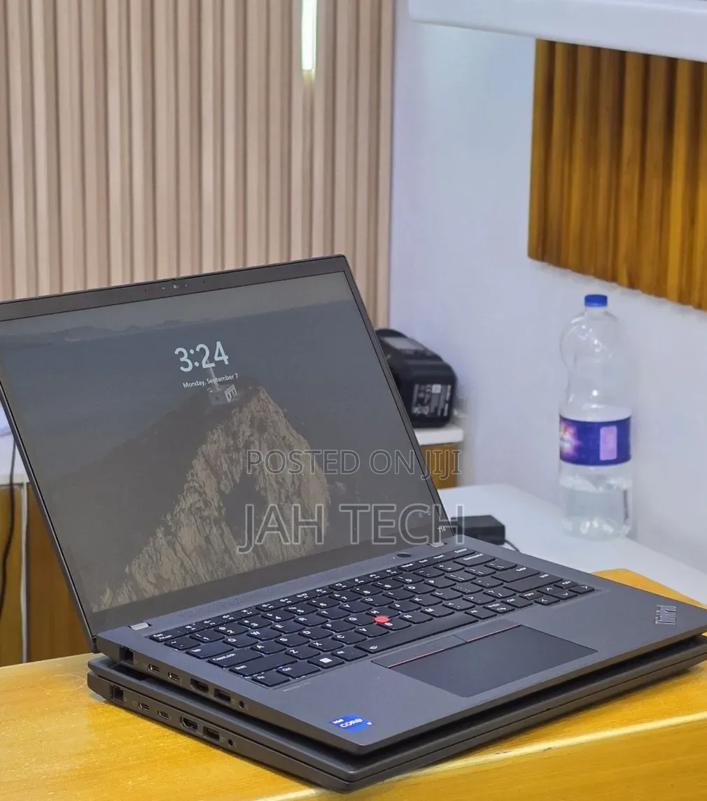New Laptop Lenovo ThinkPad T14 16GB Intel Core i7 SSD 512GB