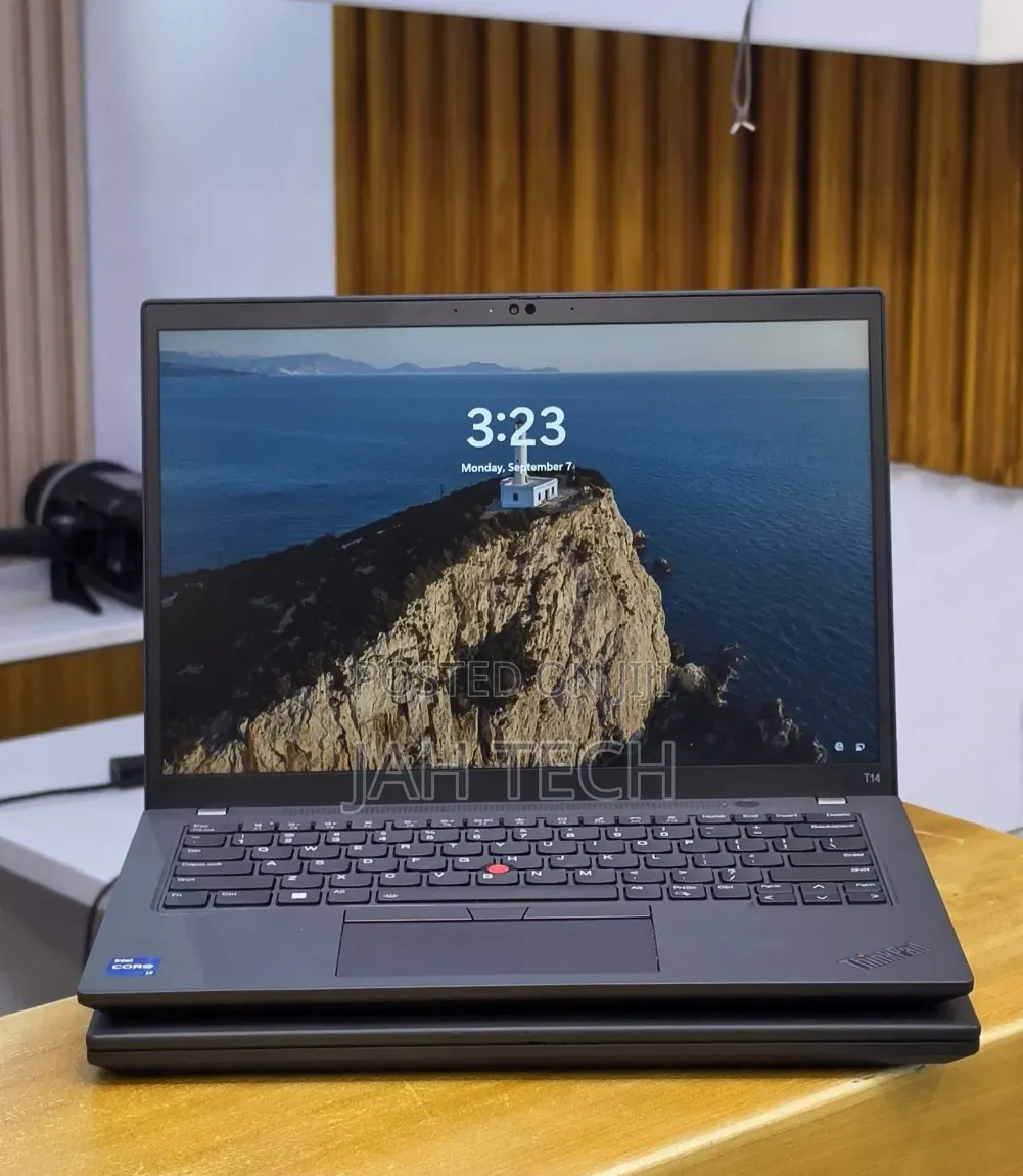 New Laptop Lenovo ThinkPad T14 16GB Intel Core i7 SSD 512GB