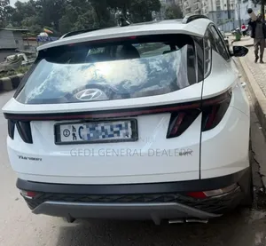 Hyundai Tucson 2022 White