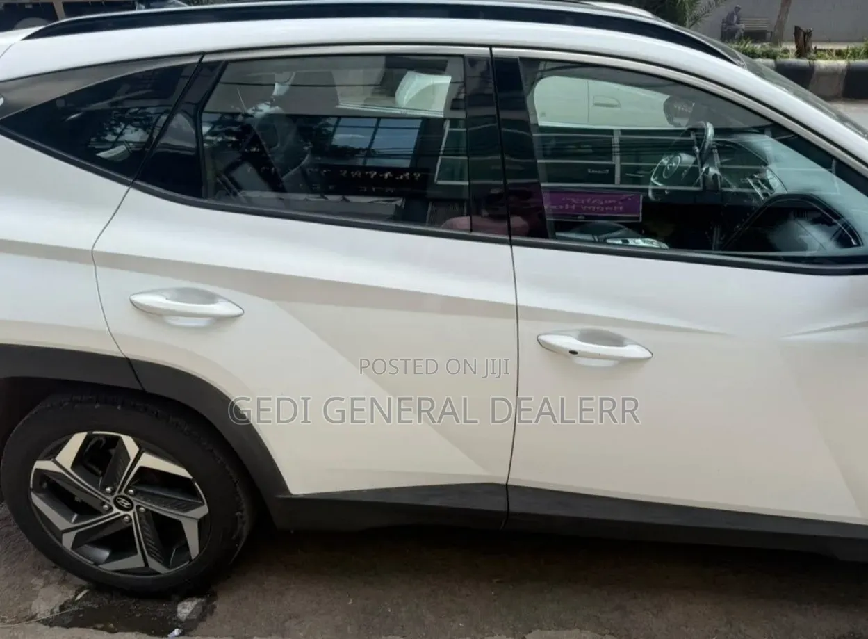 Hyundai Tucson 2022 White