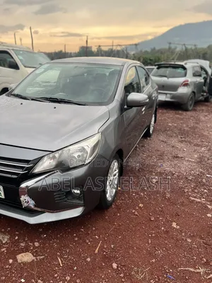 Mitsubishi Attrage 2022 Silver