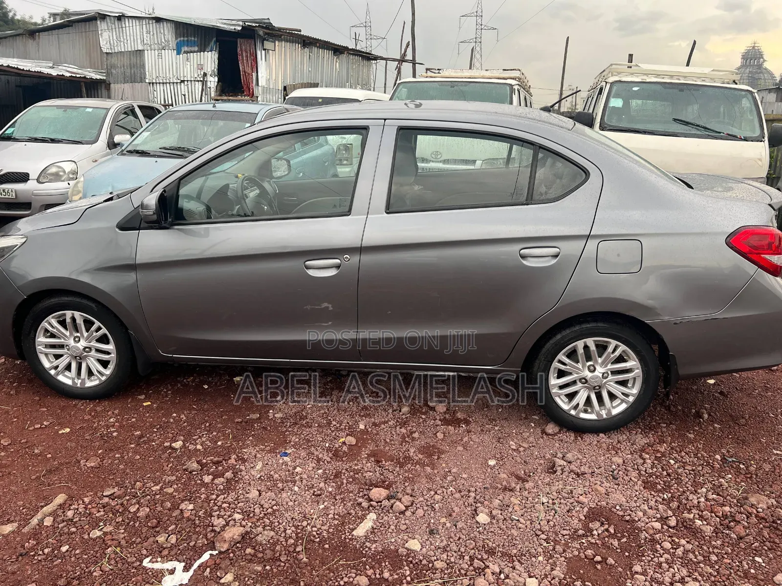 Mitsubishi Attrage 2022 Silver