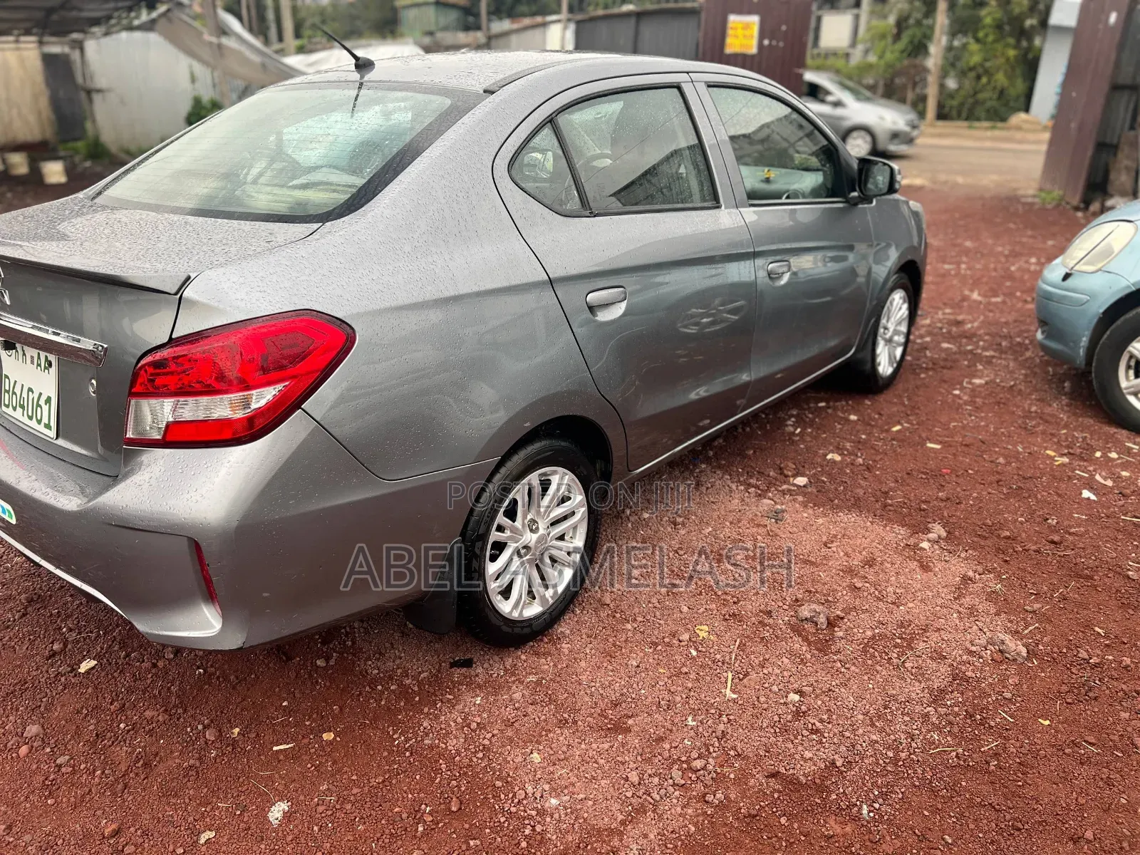 Mitsubishi Attrage 2022 Silver