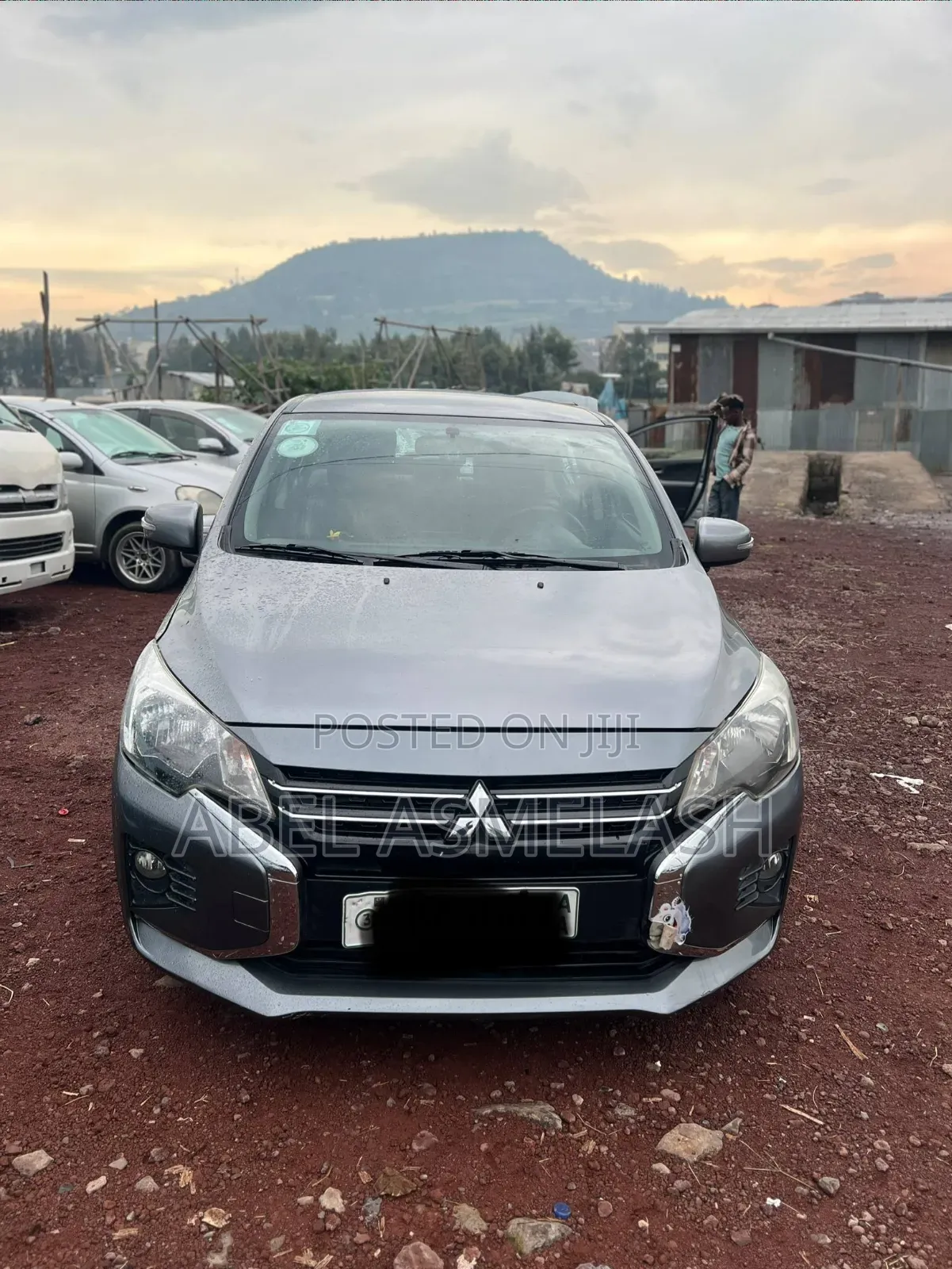 Mitsubishi Attrage 2022 Silver