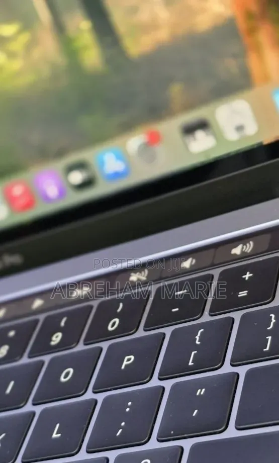 New Laptop Apple MacBook Pro 2019 16GB Intel Core i5 SSD 512GB