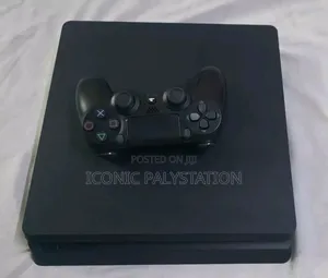 Palystation 4 Slim Play Enjoy the Moment