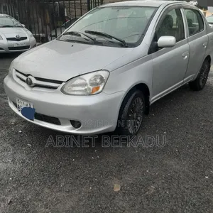 Toyota Platz 2005 Silver