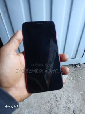 Apple iPhone XR 64 GB Red