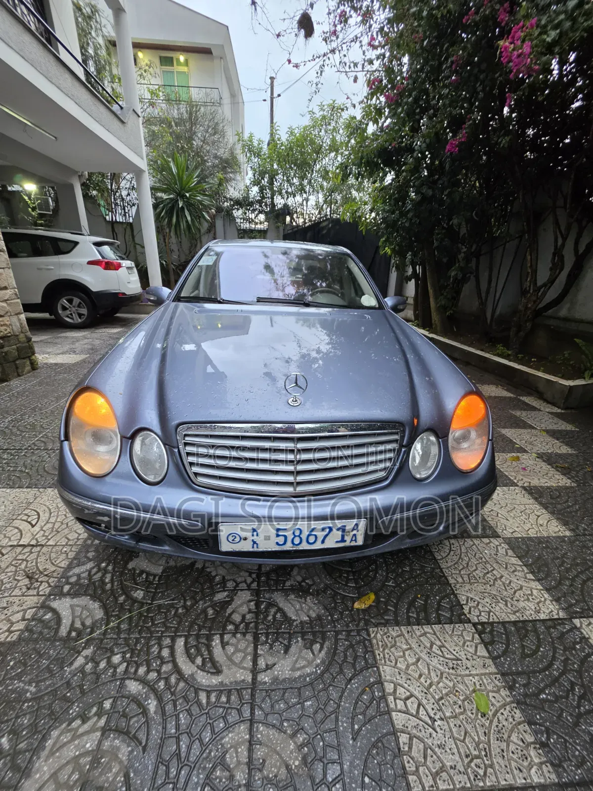 Mercedes-Benz E240 2025 Blue