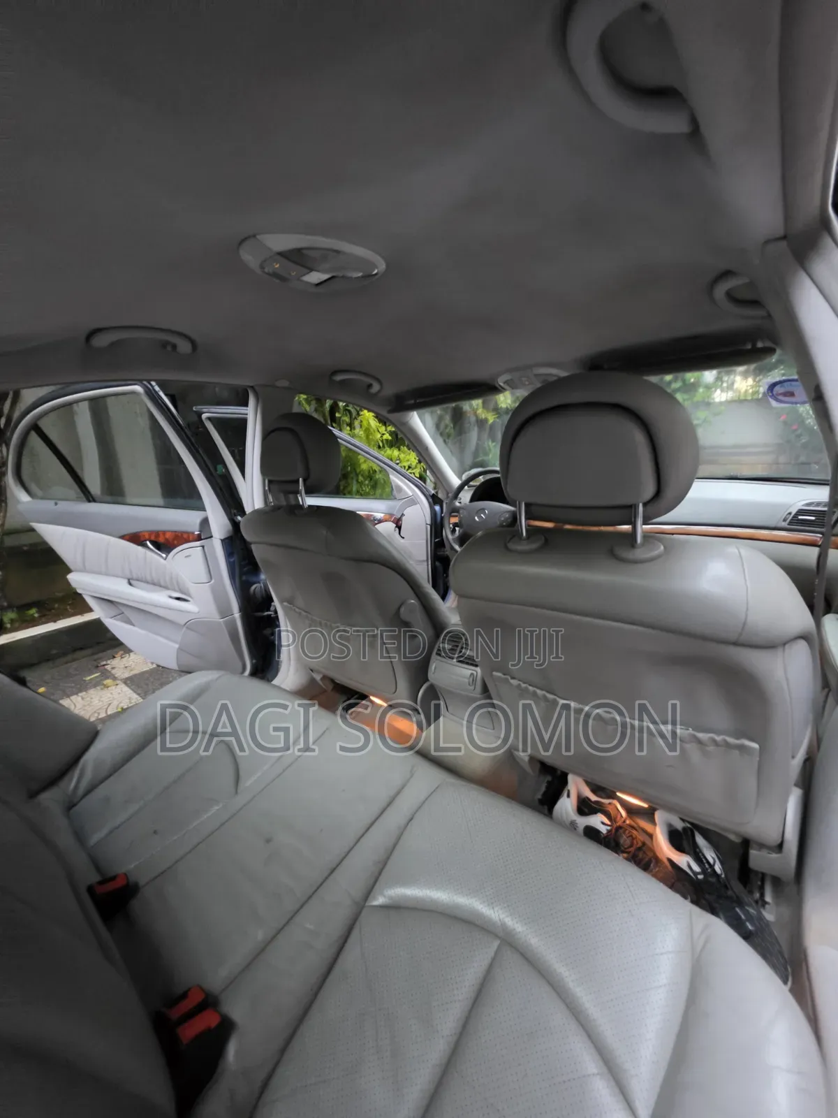 Mercedes-Benz E240 2025 Blue