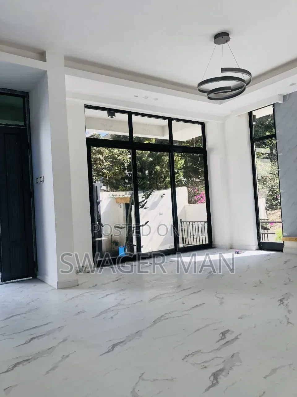 Furnished 5bdrm Townhouse/Terrace in ቦሌ 24, Yeka for sale