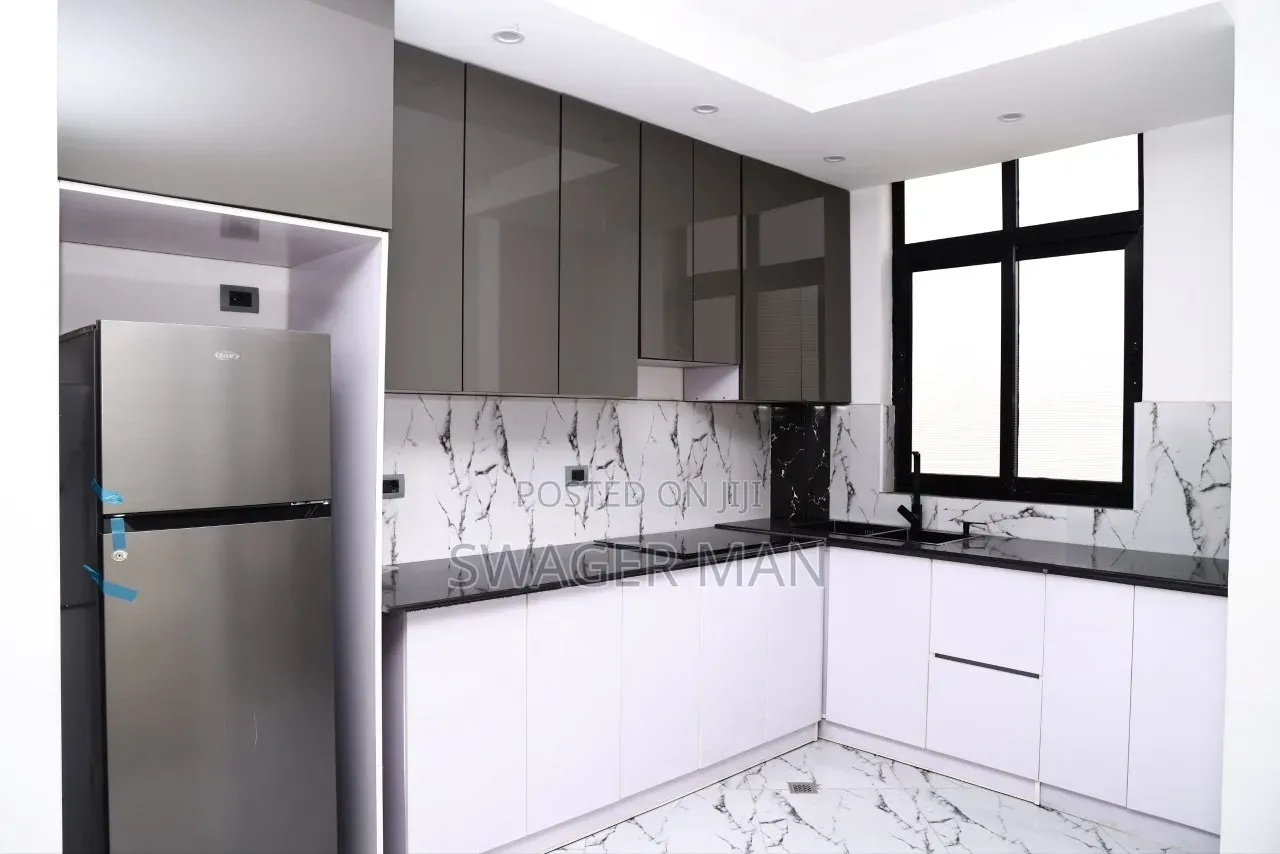 Furnished 5bdrm Townhouse/Terrace in ቦሌ 24, Yeka for sale
