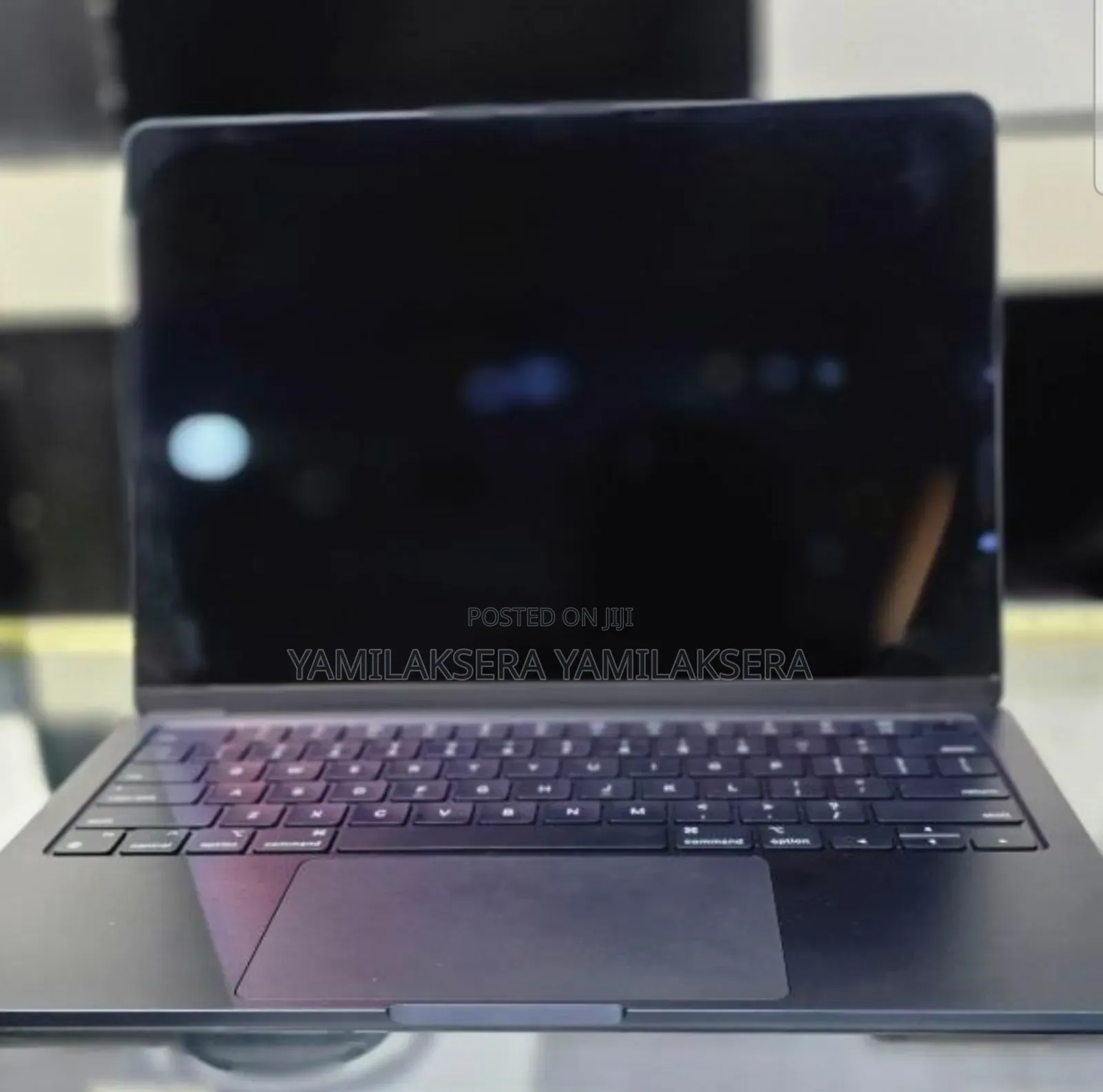 New Laptop Apple MacBook Air 2024 M3 8GB Apple M3 SSD 256GB