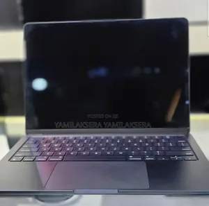 New Laptop Apple MacBook Air 2024 M3 8GB Apple M3 SSD 256GB