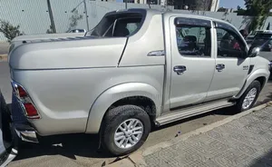 Toyota Hilux 2014 Gold